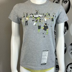 Threadless Vintage Y2k Grey Zombie Survival Guide Short Sleeve Tee, Sz M